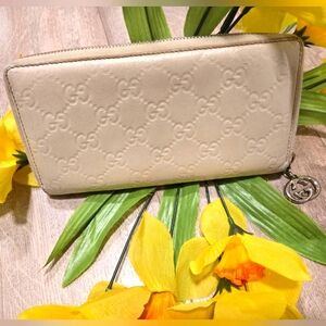 GUCCI 🤍 PEARL WHITE LONG WALLET